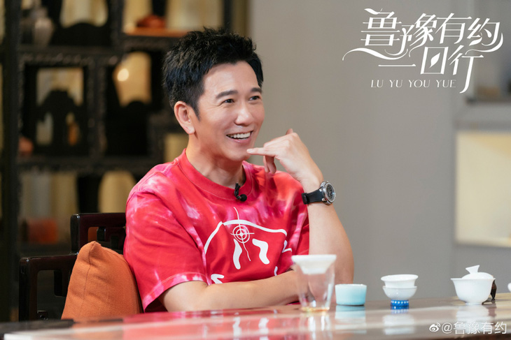 ‘Nam thần phản diện Ôn Triệu Luân: Diễn viên TVB không có gánh nặng thần tượng - Ảnh 2.