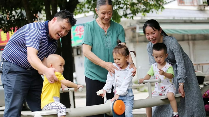 Trung Quốc cho phép người dân làm việc tại nhà, hỗ trợ nhà ở để tăng tỉ lệ sinh - Ảnh 1.