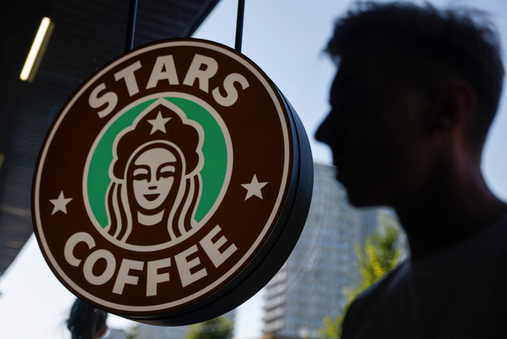 Starbucks thành Stars Coffee tại Nga, hình thức một 9 một 10 - Ảnh 1.