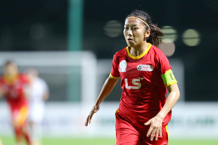 Sau khi giúp tuyển nữ TP.HCM vô địch, Huỳnh Như sang Bồ Đào Nha thi đấu - Ảnh 2.