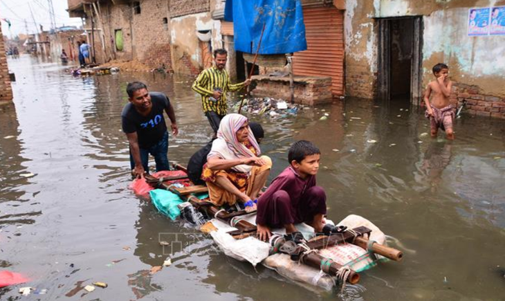 Ít nhất 36 người thiệt mạng do mưa lớn và lũ quét tại Pakistan - Ảnh 2.