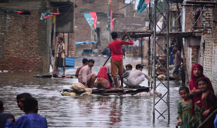 Ít nhất 36 người thiệt mạng do mưa lớn và lũ quét tại Pakistan - Ảnh 1.
