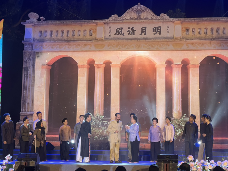 Quận Tây Hồ đón Bằng xếp hạng di tích quốc gia địa điểm lưu niệm Chủ tịch Hồ Chí Minh ở và làm việc - Ảnh 2.