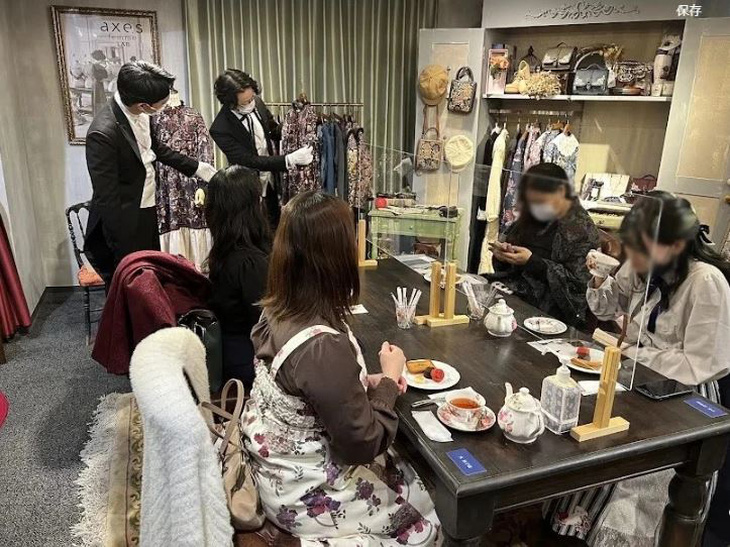 Phụ nữ Nhật chi tiền triệu cho dịch vụ mua sắm cùng trai đẹp trong 10 phút - Ảnh 2.