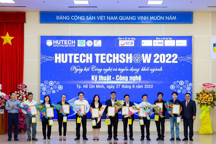 Sinh viên Kỹ thuật - Công nghệ ‘săn’ hơn 3.500 đầu việc tại HUTECH TECHSHOW 2022 - Ảnh 1.