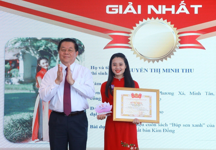 Trao giải cuộc thi giới thiệu sách về Chủ tịch Hồ Chí Minh - Ảnh 1.