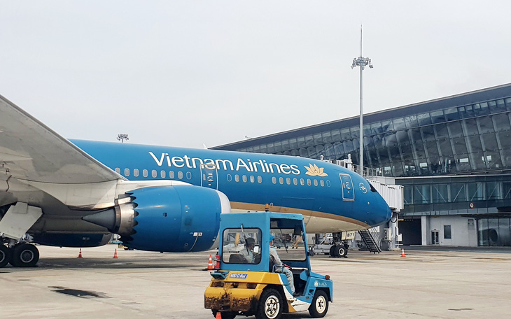 Nợ ngàn tỉ, Vietnam Airlines cố gắng chi 42 tỉ đồng khen thưởng nhân viên