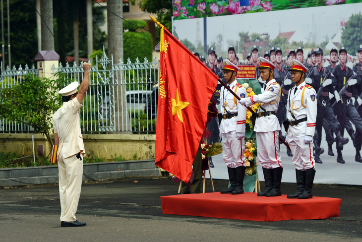 Bình Phước thành lập Trung đoàn Cảnh sát cơ động dự bị chiến đấu - Ảnh 2.