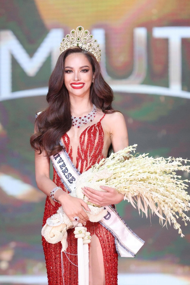 Xuất thân nghèo khó của tân Hoa hậu Hoàn vũ Thái Lan gây chú ý - Ảnh 1.