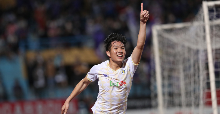 Trương Văn Thái Quý ở lại CLB Hà Nội với hợp đồng có thời hạn 4 năm - Ảnh 1.