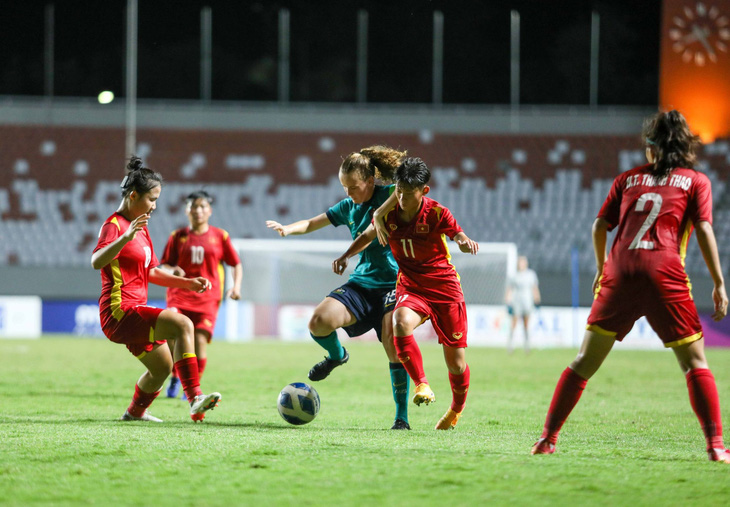 U18 nữ Việt Nam á quân sau khi thua Úc 0-2 ở chung kết Giải U18 Đông Nam Á - Ảnh 1.
