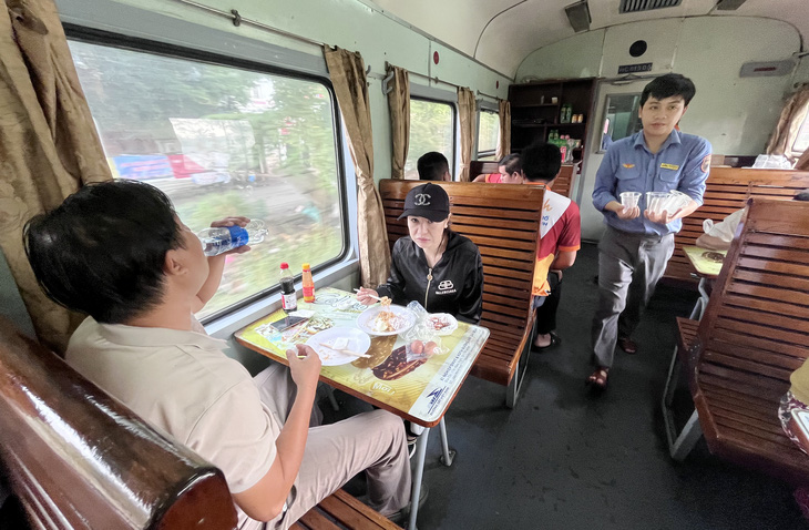 Du lịch TP.HCM - Biên Hòa bằng tàu hỏa - Ảnh 1.