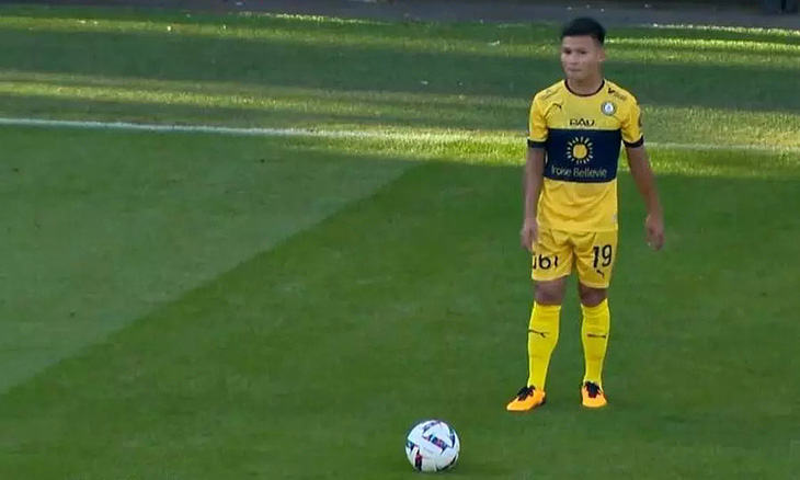 Quang Hải đá 68 phút trong trận hòa của Pau FC ở Ligue II - Ảnh 1.