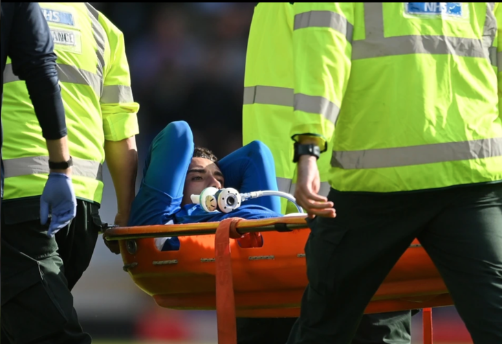 Ben Godfrey của Everton dính chấn thương kinh hoàng - Ảnh 3.