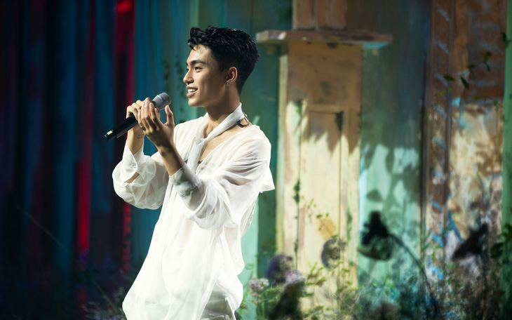 Em trai Sơn Tùng thiệt biết đùa, ra mắt bằng MV "Quên anh đi"