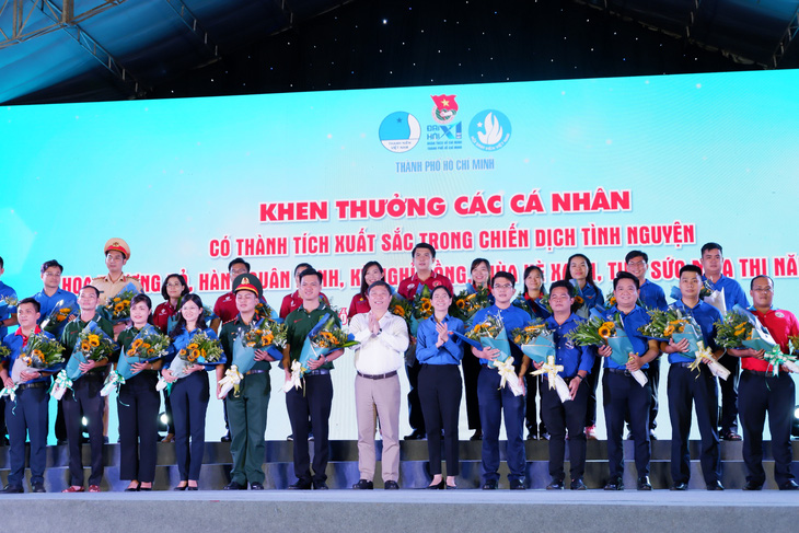 Phong trào tình nguyện phải luôn tiến lên phía trước - Ảnh 1.