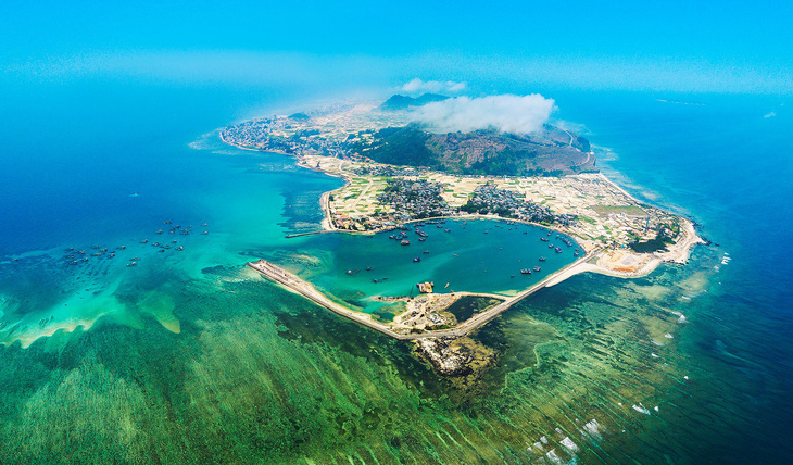 Quảng Ngãi phát triển du lịch chú trọng: Biển, đảo - Văn hóa - Sinh thái - Ảnh 1.