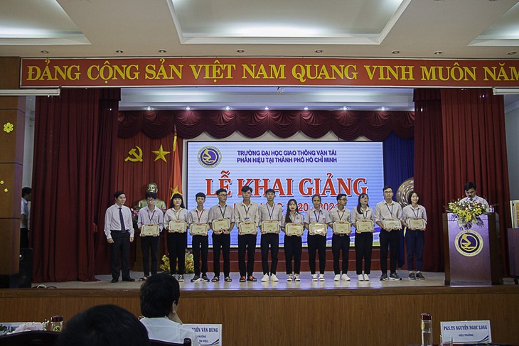 Đăng ký nguyện vọng học các ngành hot tại Trường Đại học Giao thông Vận tải - Ảnh 4.