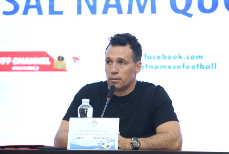 Huấn luyện viên trưởng đội tuyển futsal nam Việt Nam từng vô địch World Cup 2016 - Ảnh 2.