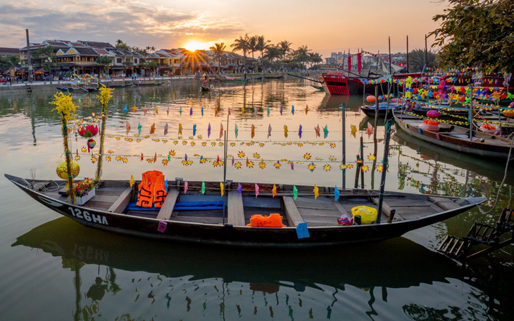 Hội An bình lặng mà ào ạt cảm xúc xô bờ