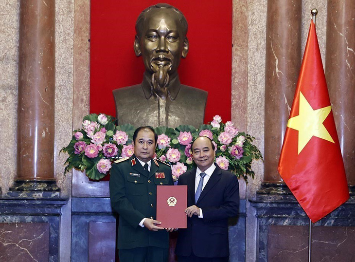 Thăng quân hàm thượng tướng cho Phó tổng Tham mưu trưởng Phùng Sĩ Tấn - Ảnh 1.