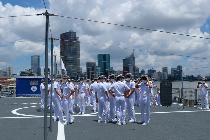 Nhóm tàu huấn luyện tuần tra biển Hàn Quốc chọn TP.HCM là ‘điểm công du’ đầu tiên - Ảnh 2.