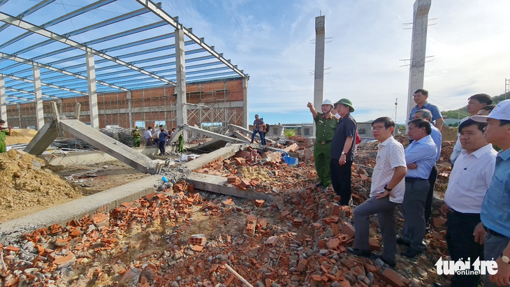 Sập tường làm 5 người chết ở Bình Định: Thi công không đảm bảo yêu cầu thiết kế? - Ảnh 3.