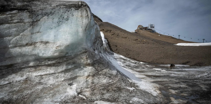 Khúc sông băng hàng nghìn năm ở Thụy Sĩ sắp tan chảy hoàn toàn trong vài tuần tới - Ảnh 1.