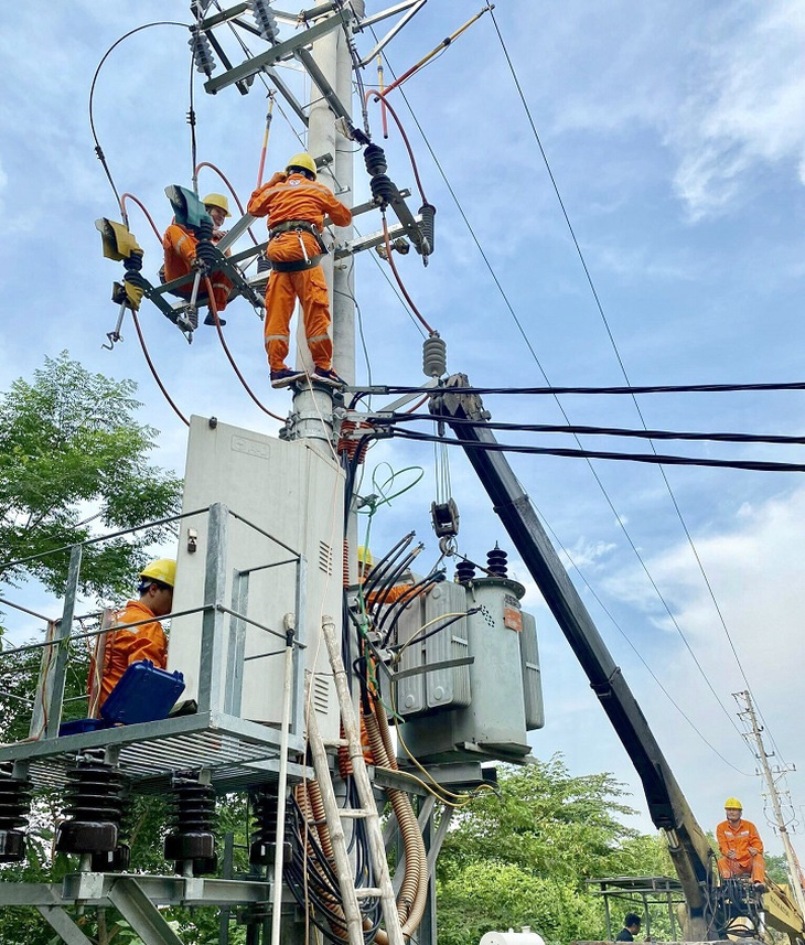 EVNNPC nỗ lực hoàn thành chỉ tiêu kinh doanh 4 tháng cuối năm 2022 - Ảnh 2.