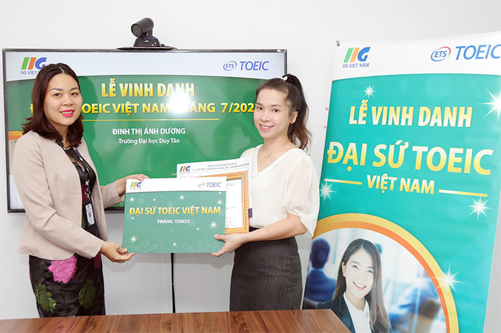 Cán bộ ĐH Duy Tân được trao danh hiệu Đại sứ TOEIC Việt Nam khu vực miền Trung - Ảnh 1.
