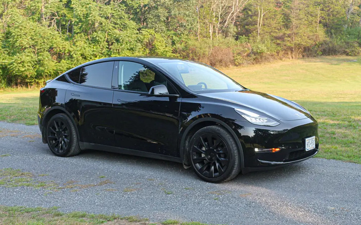 SUV Tesla đắt đỏ nhưng vẫn bị báo Tây chê 6 điểm