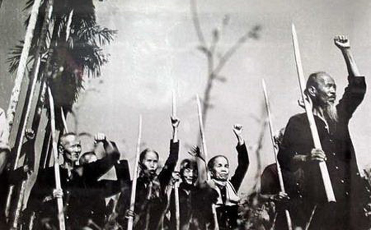 Nam Bộ kháng chiến năm ấy, cả biển người và rừng cờ hoa tràn về Sài Gòn