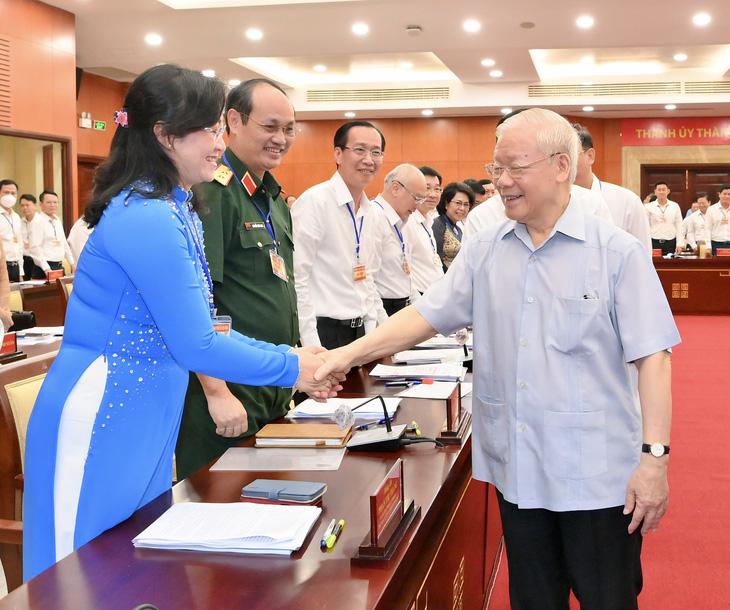 Tổng bí thư Nguyễn Phú Trọng thăm và làm việc với Thành ủy TP.HCM - Ảnh 2.