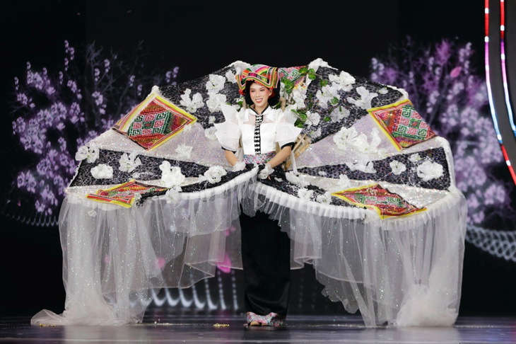 Màn trình diễn trang phục dân tộc như tấu hề tại Miss Grand Việt Nam - Ảnh 13.