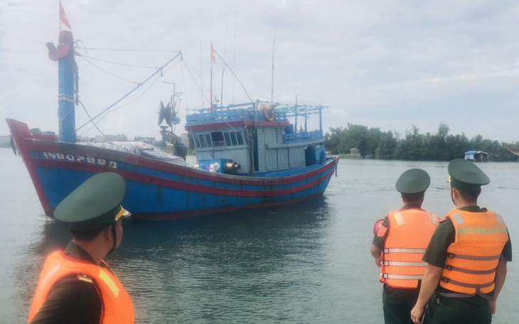 Biên phòng Quảng Ngãi kêu gọi hơn 6.200 lao động trên biển vào bờ