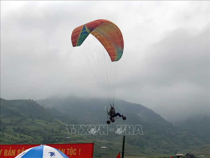 100 phi công trong nước và quốc tế tham gia Festival dù lượn Khau Phạ - Ảnh 1.