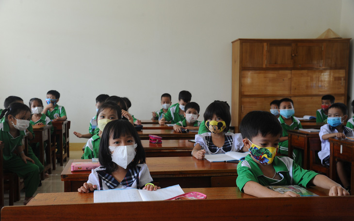 Một số tỉnh miền Trung cho học sinh nghỉ học ngày 27-9 để tránh bão