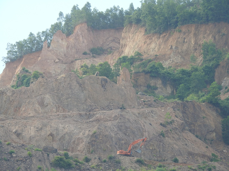 Đà Nẵng giám sát chặt việc hoàn thổ sau khai thác đất đá - Ảnh 2.
