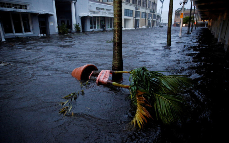 Bão Ian tàn phá bang Florida của Mỹ