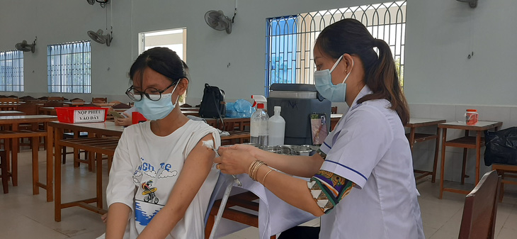 Cần Thơ tiêm vắc xin phòng COVID-19 đạt cao, sẵn sàng ứng phó nếu có đợt dịch mới - Ảnh 1.