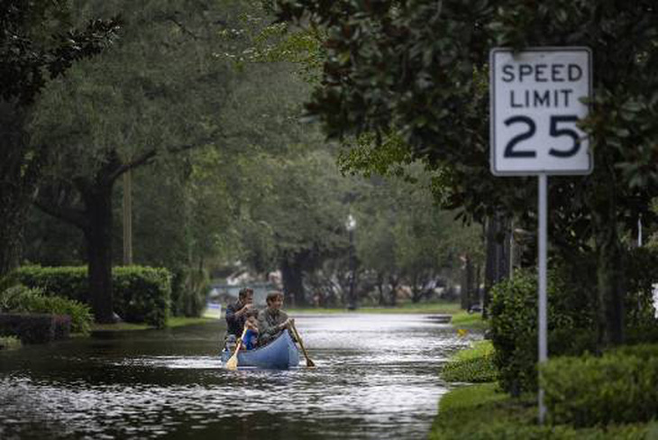 Bang Florida ngổn ngang sau bão Ian - Ảnh 9.