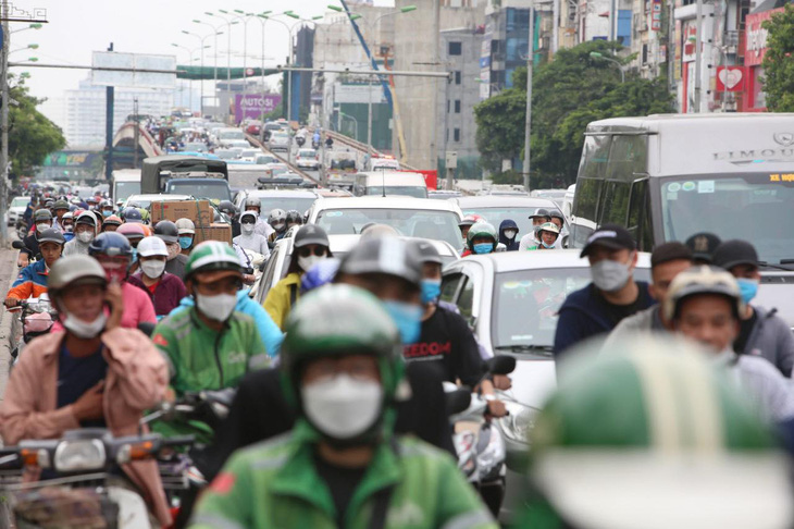 48 người chết vì tai nạn giao thông trong 4 ngày nghỉ lễ - Ảnh 2.