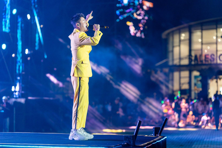 15.000 khán giả ‘quẩy’ cực sung cùng Tóc Tiên, Isaac tại Lets Charm Fest 2022 - Ảnh 6.