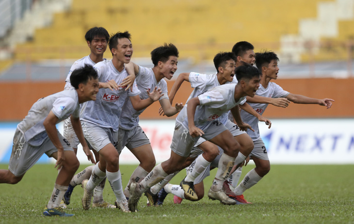 U17 Sài Gòn lần đầu tiên vào bán kết U17 quốc gia - Ảnh 1.