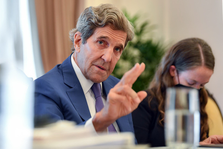 Đặc phái viên John Kerry: Hàng tỉ USD sẵn sàng đổ vào Việt Nam - Ảnh 1.