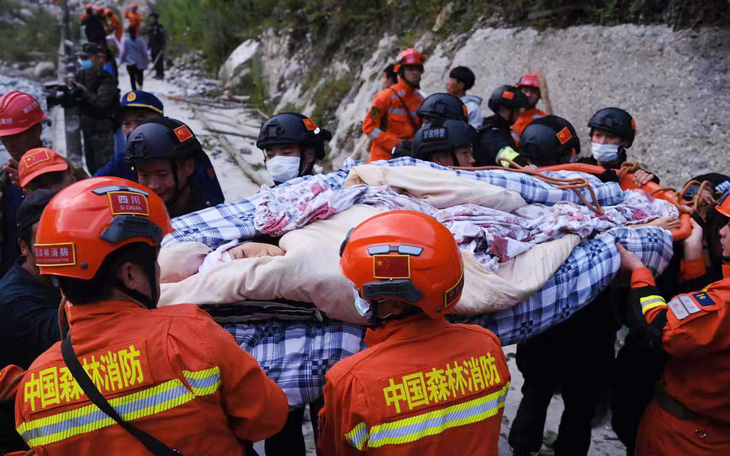 Việt Nam điện thăm hỏi Trung Quốc sau động đất Tứ Xuyên