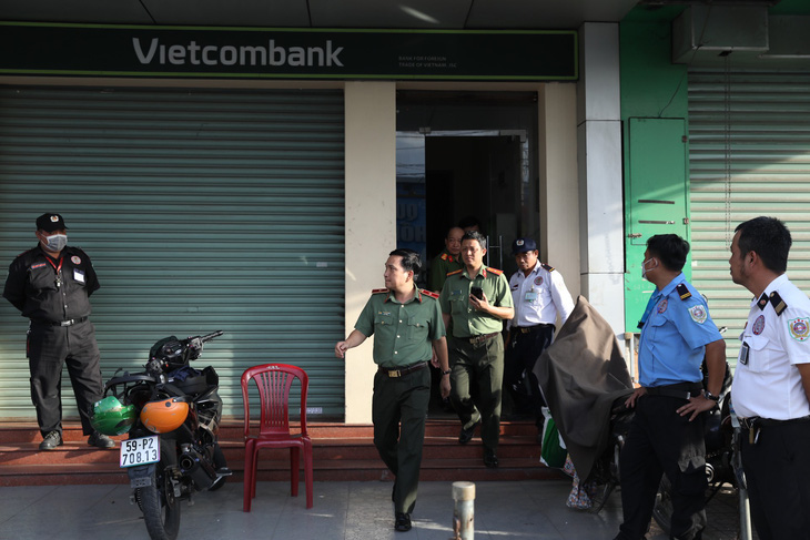 Cướp ngân hàng ở Đồng Nai, nghi phạm chạy về hướng huyện Long Thành - Ảnh 2.