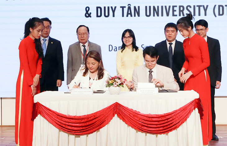 Đại học Duy Tân ký kết hợp tác toàn diện với SEAMEO - Ảnh 1.
