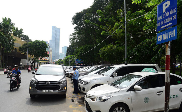 TP.HCM: Sẽ phạt nguội ô tô vi phạm quy định đậu xe ở trung tâm - Ảnh 1.