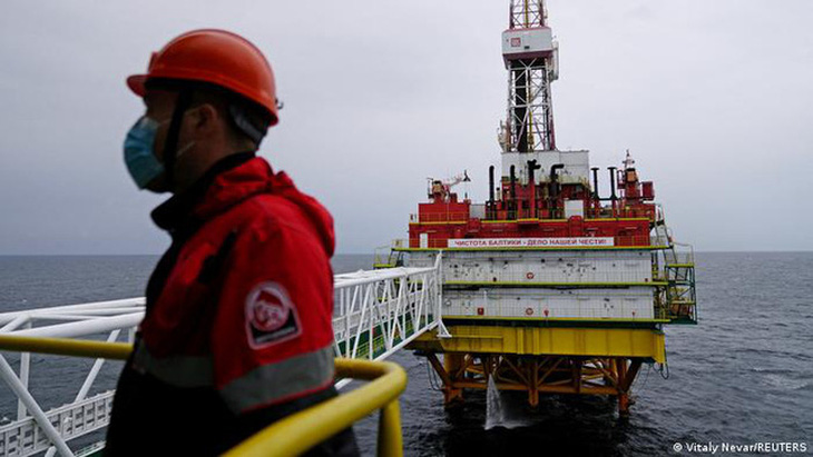 Giới hạn giá dầu Nga của G7 ở mức bao nhiêu, hoạt động như thế nào? - Ảnh 1.